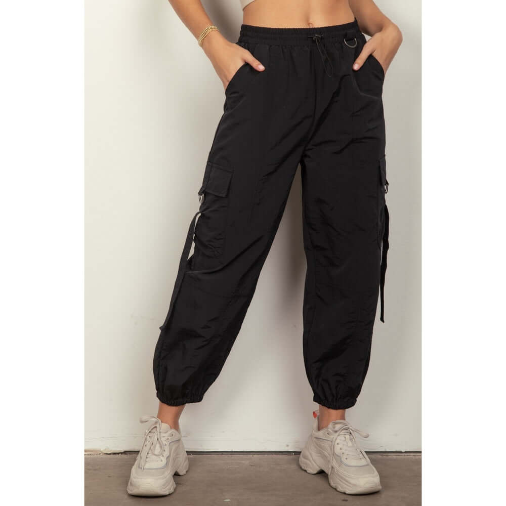 VERY J Elastic Waist Woven Women's Cargo Pants (Black)