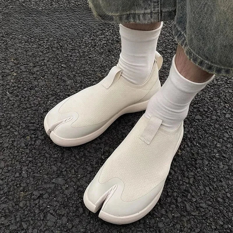 PDMCMS Fashion Lovers Shoes Japanese Style Splitting Toes Casual Shoes High End Soft Sneakers Designer Shoes